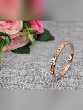 Coach Signature Hinged Bangle Bracelet Rose Gold Plated Crystal Accents C3543
